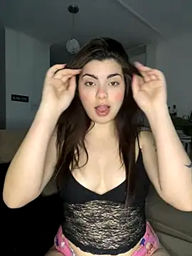 Snapshot of dorneles20 chatting on 11/18/25, 04:28 dorneles20 online show from 11/18/25, 04:28