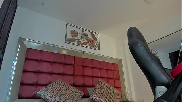 EmmaCarther online show from 11/21/25, 06:06