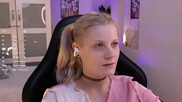 ShineJoan online show from 11/29/25, 09:07