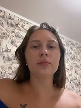 Snapshot of Elina1 chatting on 07/28/26, 08:52 Elina1 online show from 07/28/26, 08:52