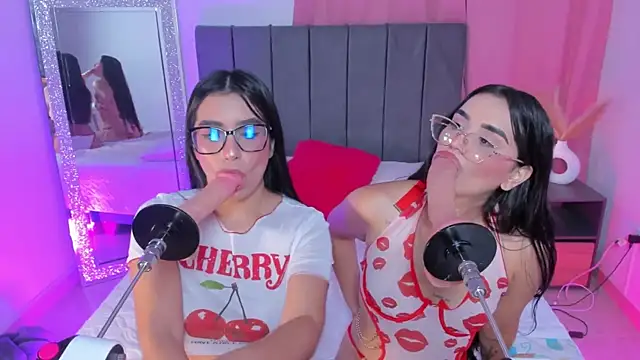 laana foxx online show from 12/14/25, 03:01