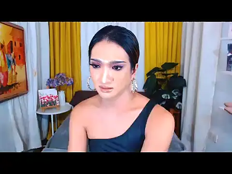 Snapshot of DianaFierce chatting on 11/17/25, 05:41 DianaFierce online show from 11/17/25, 05:41