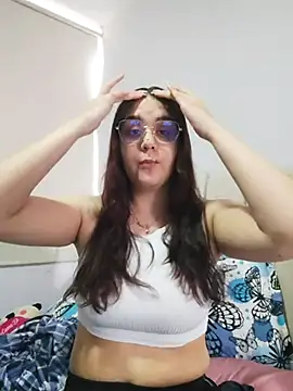 mirandahvelez online show from 11/03/25, 06:31