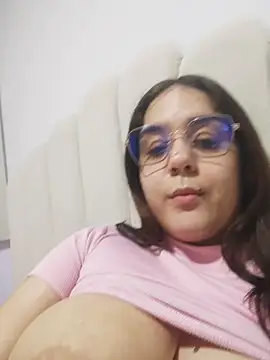 mirandahvelez online show from 12/14/25, 05:02