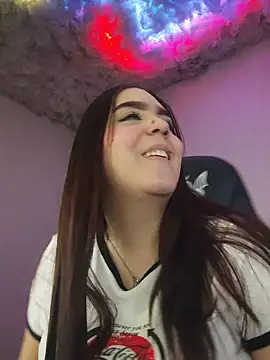 mirandahvelez online show from 12/15/25, 01:54