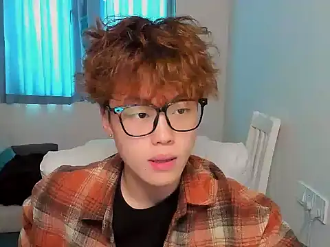 L1kuto online show from 10/28/25, 06:17