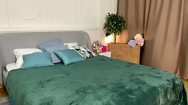 Snapshot of Adele_Shy chatting on 11/29/25, 01:30 Adele Shy online show from 11/29/25, 01:30