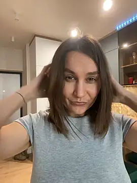 Snapshot of AliceLili chatting on 10/29/25, 09:55 AliceLili online show from 10/29/25, 09:55