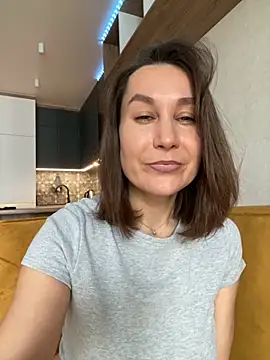 AliceLili online show from 11/06/25, 10:05