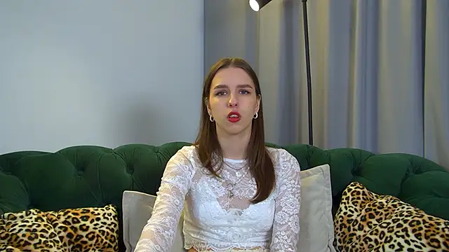 Snapshot of AliceAtkins chatting on 11/14/25, 06:34 AliceAtkins online show from 11/14/25, 06:34