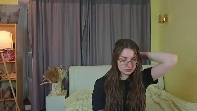 GiaKirtley online show from 10/29/25, 12:18