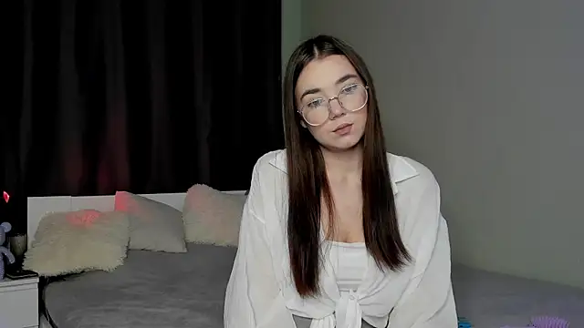 stacymartins online show from 10/22/25, 03:56