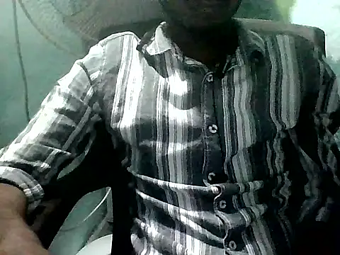 Aesthetic couple online show from 10/22/25, 12:16