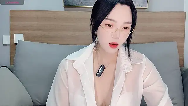 upoo7lt online show from 11/29/25, 02:03