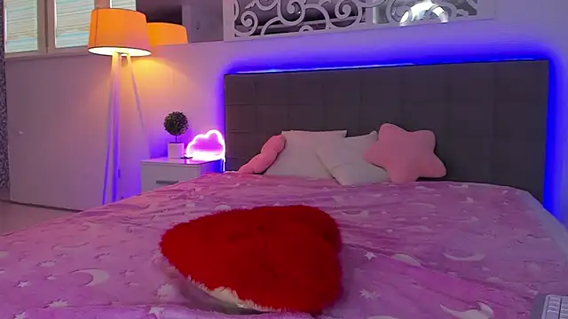 LuisaClover online show from 02/09/26, 02:21