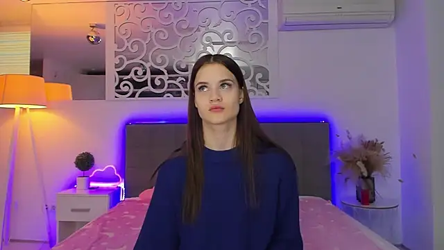 LuisaClover online show from 02/15/26, 01:20