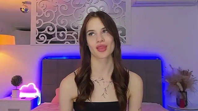 LuisaClover online show from 02/22/26, 01:42