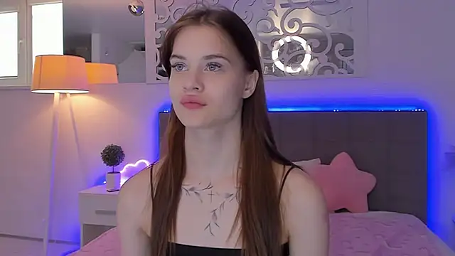 LuisaClover online show from 04/07/26, 12:05