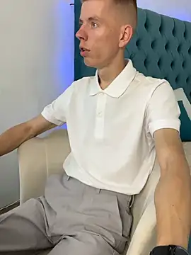 Snapshot of Cristian__Dior chatting on 08/07/26, 09:44 Cristian Dior online show from 08/07/26, 09:44