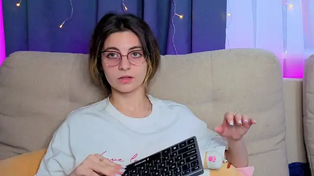 CasandraMickell online show from 11/12/25, 07:31