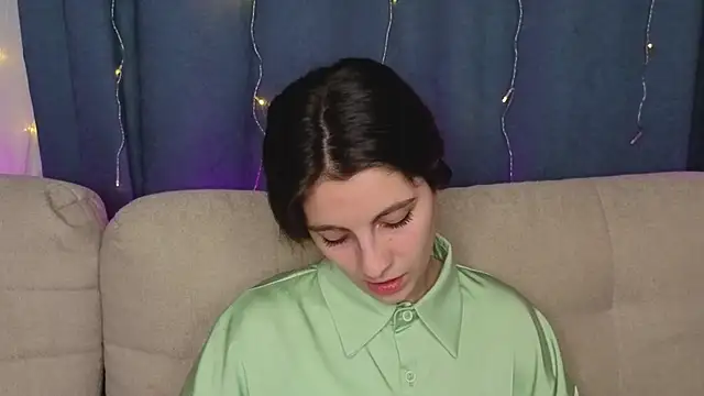 CasandraMickell online show from 11/14/25, 04:17