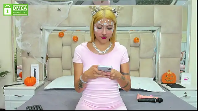 Snapshot of daniiela_beteche777 chatting on 10/31/25, 08:21 daniiela beteche777 online show from 10/31/25, 08:21