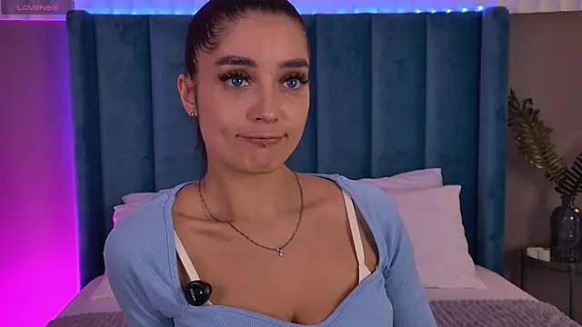 Snapshot of EricaKors chatting on 03/19/26, 08:40 EricaKors online show from 03/19/26, 08:40