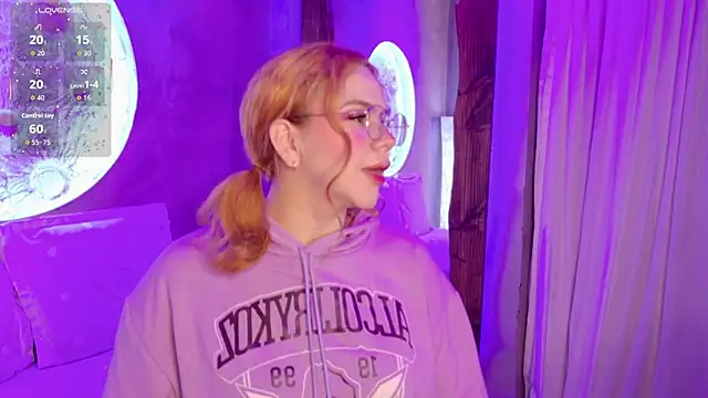 sussiestrawberry online show from 11/15/25, 05:05