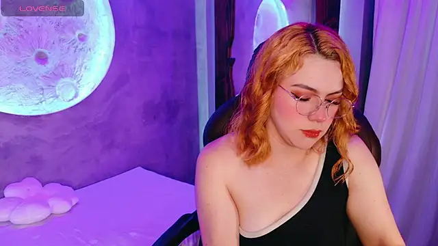 sussiestrawberry online show from 11/21/25, 10:14