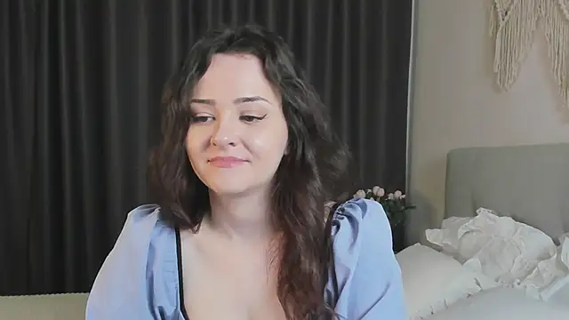 Snapshot of Camilla_Rowen chatting on 05/17/26, 08:38 Camilla Rowen online show from 05/17/26, 08:38