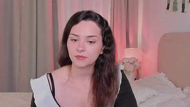 Snapshot of Camilla_Rowen chatting on 08/08/26, 08:44 Camilla Rowen online show from 08/08/26, 08:44