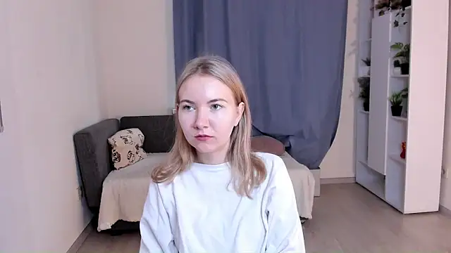 Snapshot of CathyHeximer chatting on 11/10/25, 07:07 CathyHeximer online show from 11/10/25, 07:07