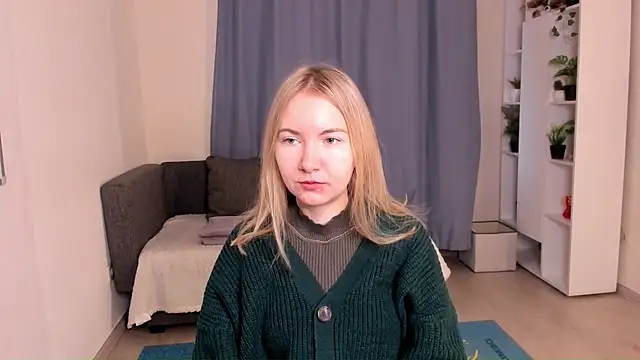 Snapshot of CathyHeximer chatting on 11/17/25, 07:14 CathyHeximer online show from 11/17/25, 07:14