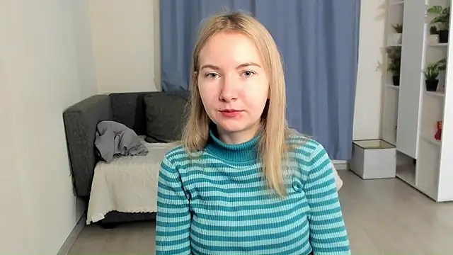 Snapshot of CathyHeximer chatting on 11/18/25, 07:35 CathyHeximer online show from 11/18/25, 07:35