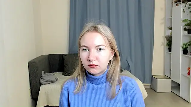 Snapshot of CathyHeximer chatting on 11/19/25, 07:30 CathyHeximer online show from 11/19/25, 07:30