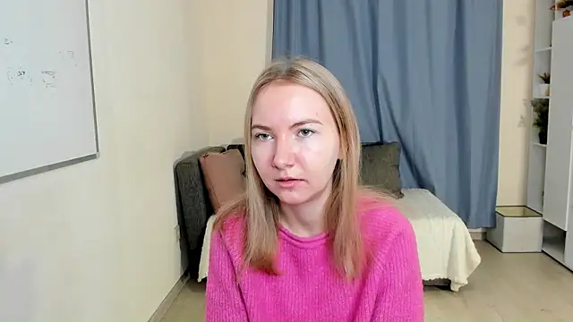 Snapshot of CathyHeximer chatting on 11/21/25, 07:18 CathyHeximer online show from 11/21/25, 07:18