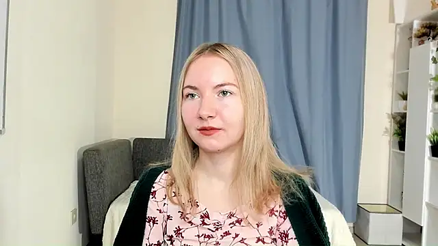 Snapshot of CathyHeximer chatting on 11/24/25, 07:41 CathyHeximer online show from 11/24/25, 07:41