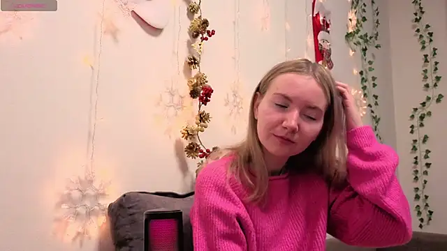 Snapshot of CathyHeximer chatting on 12/19/25, 07:26 CathyHeximer online show from 12/19/25, 07:26