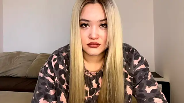AgataTif online show from 10/25/25, 05:04