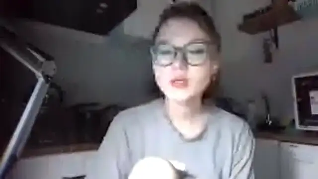 LilysTaylor online show from 10/24/25, 03:19