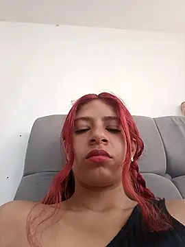 Lunatemptress4 online show from 12/19/25, 12:34