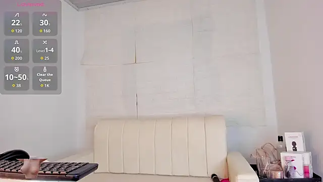 Snapshot of Katie_perry18 chatting on 11/22/25, 08:13 Katie perry18 online show from 11/22/25, 08:13