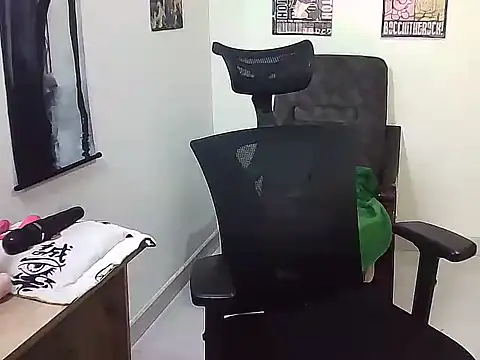 Gigi Scott  online show from 11/27/25, 01:29