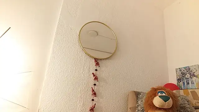 Snapshot of CarolineAikos chatting on 02/07/26, 12:42 CarolineAikos online show from 02/07/26, 12:42