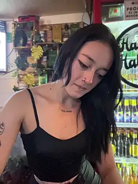 Snapshot of Lia__white chatting on 11/01/25, 10:56 Lia white online show from 11/01/25, 10:56