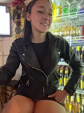 Snapshot of Lia__white chatting on 11/06/25, 01:28 Lia white online show from 11/06/25, 01:28