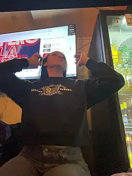 Snapshot of Lia__white chatting on 12/02/25, 11:11 Lia white online show from 12/02/25, 11:11