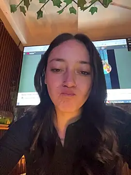 Snapshot of Lia__white chatting on 12/19/25, 09:55 Lia white online show from 12/19/25, 09:55