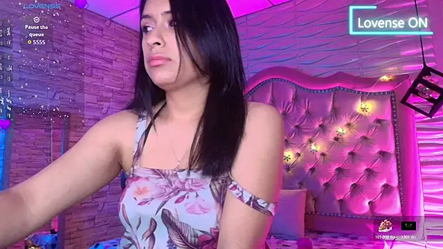 Roxanne Han online show from 11/07/25, 11:43