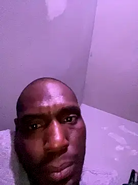 Snapshot of DiabloDicc74 chatting on 10/30/25, 04:03 DiabloDicc74 online show from 10/30/25, 04:03